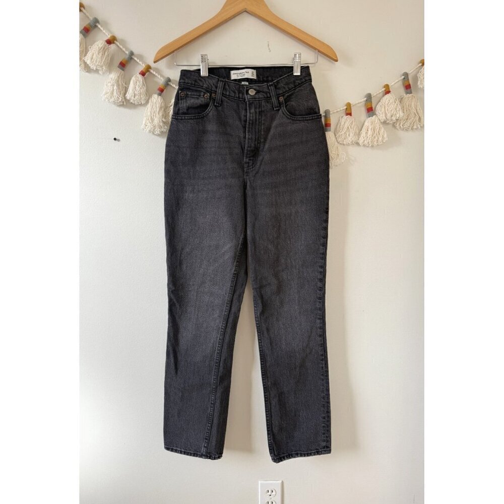 Abercrombie & Fitch The 90's Straight Leg Ultra High Rise Curve Love Grey 24